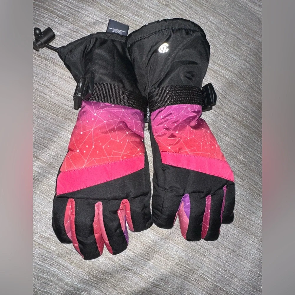 Champion Gloves girl Size 4 / 7 Snow Gloves Pink Black